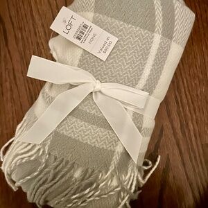 Gray and White Loft Scarf